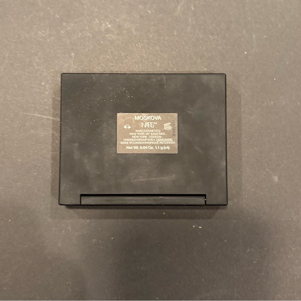 NEW NARS Bold Blue and Green Eyeshadow Quad in Moskova - Picture 9 of 9